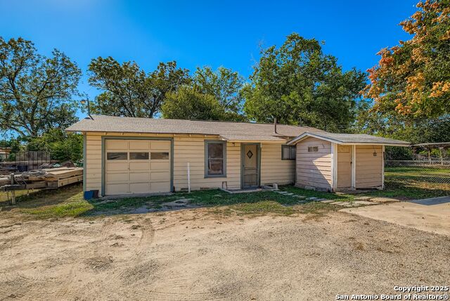 Image 16 of 17 For 1010 Gladstone Ave