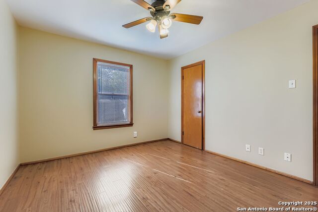 Image 7 of 17 For 1010 Gladstone Ave