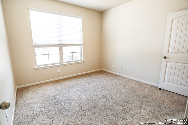 Image 18 of 42 For 5652 Meadow View