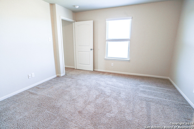 Image 25 of 42 For 5652 Meadow View