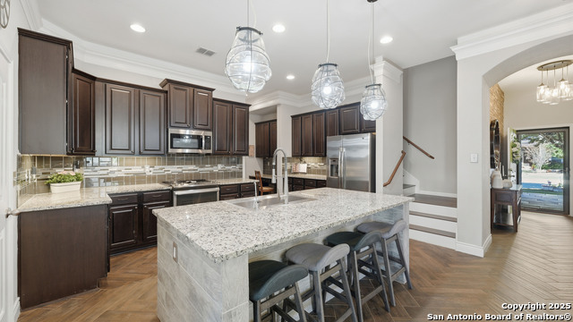 Image 12 of 50 For 743 Cirrus