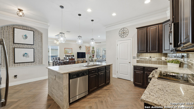 Image 14 of 50 For 743 Cirrus