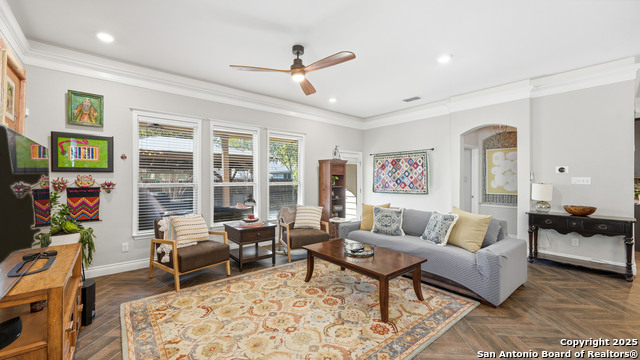 Image 2 of 50 For 743 Cirrus