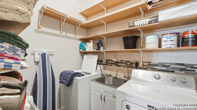 Image 25 of 50 For 743 Cirrus