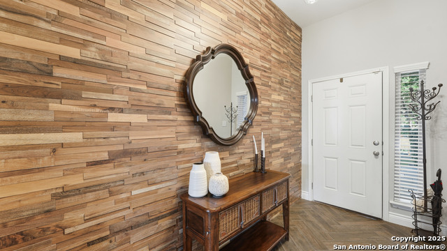 Image 26 of 50 For 743 Cirrus