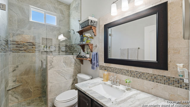 Image 30 of 50 For 743 Cirrus