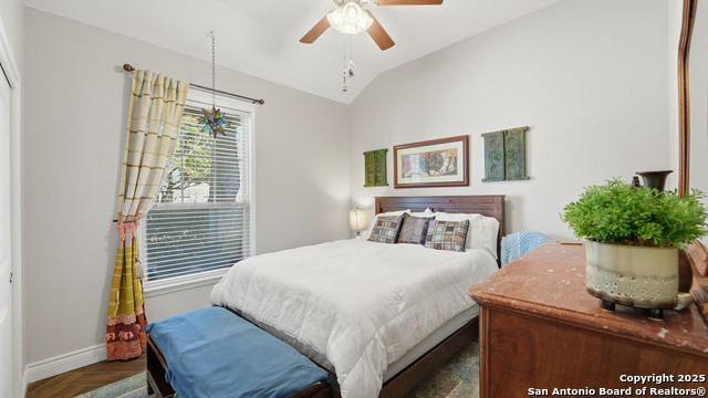 Image 33 of 50 For 743 Cirrus