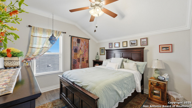 Image 38 of 50 For 743 Cirrus