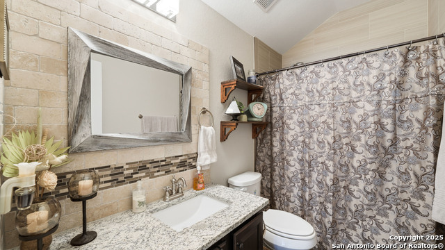 Image 39 of 50 For 743 Cirrus