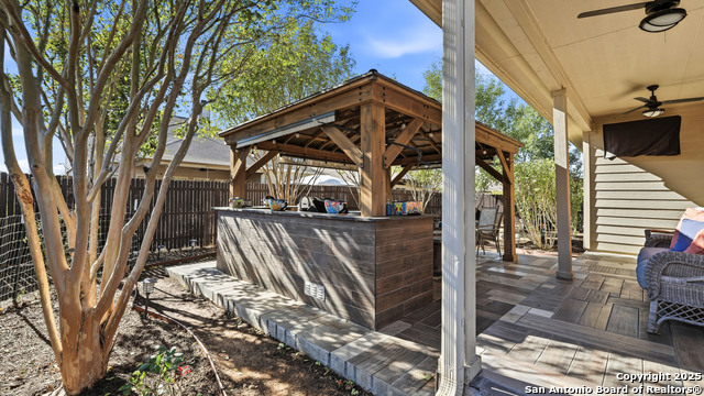 Image 43 of 50 For 743 Cirrus