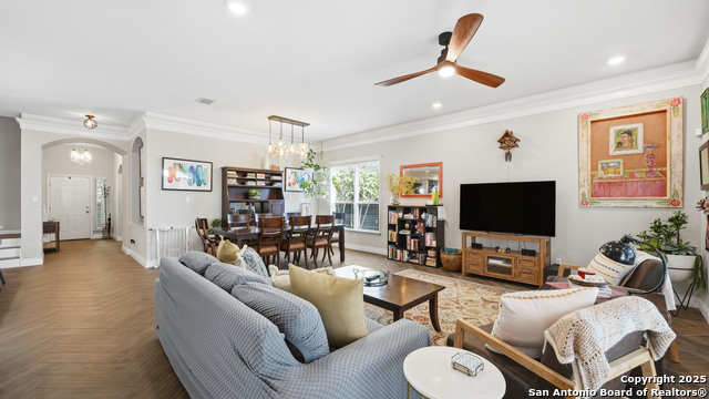 Image 5 of 50 For 743 Cirrus