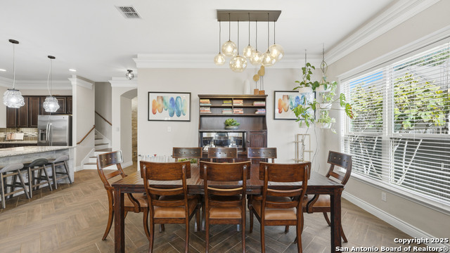 Image 8 of 50 For 743 Cirrus