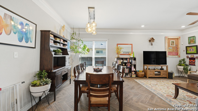 Image 9 of 50 For 743 Cirrus