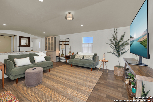 Image 34 of 47 For 270 Lakewood