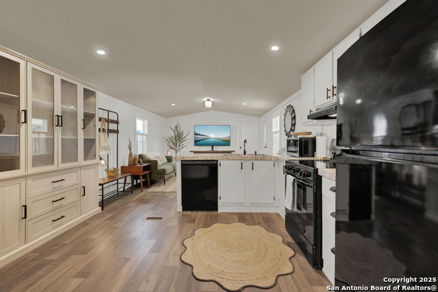 Image 36 of 47 For 270 Lakewood