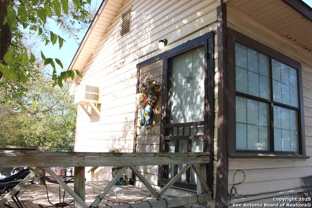 Image 9 of 10 For 502 Shadwell