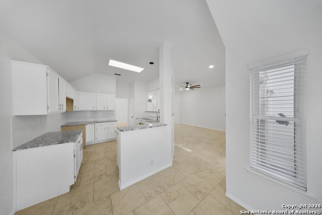 Image 10 of 22 For 9523 Black Thorn