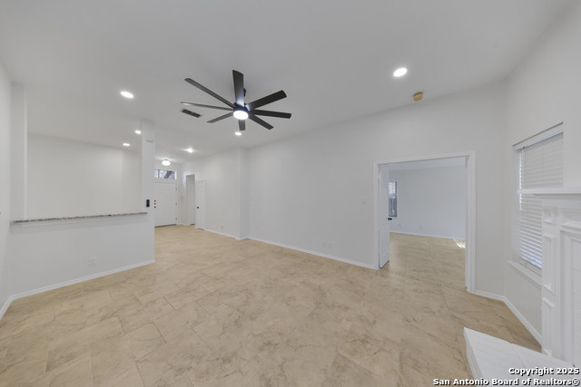 Image 11 of 22 For 9523 Black Thorn