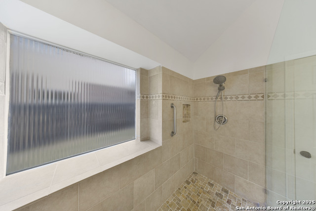 Image 15 of 22 For 9523 Black Thorn