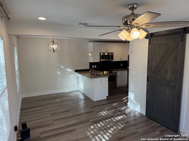 Image 3 of 13 For 139 Hansford