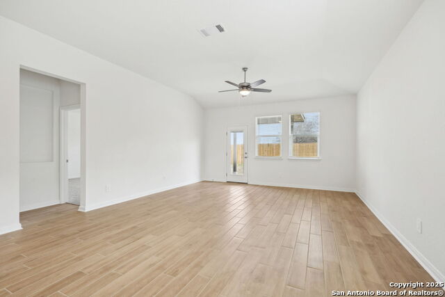 Listing photo id 8 for 9510 Quail Crest