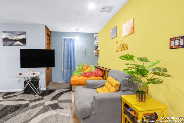 Image 20 of 55 For 914 6th  