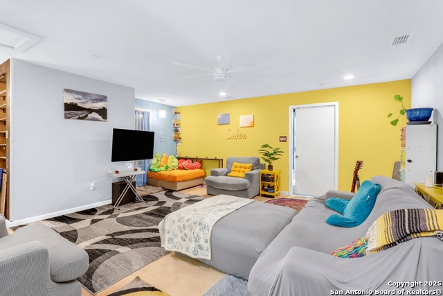 Image 22 of 55 For 914 6th  