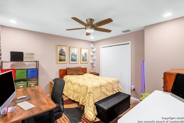 Image 24 of 55 For 914 6th  