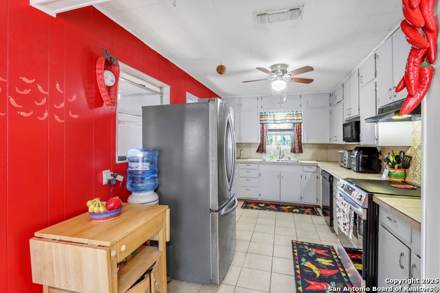 Image 33 of 55 For 914 6th  