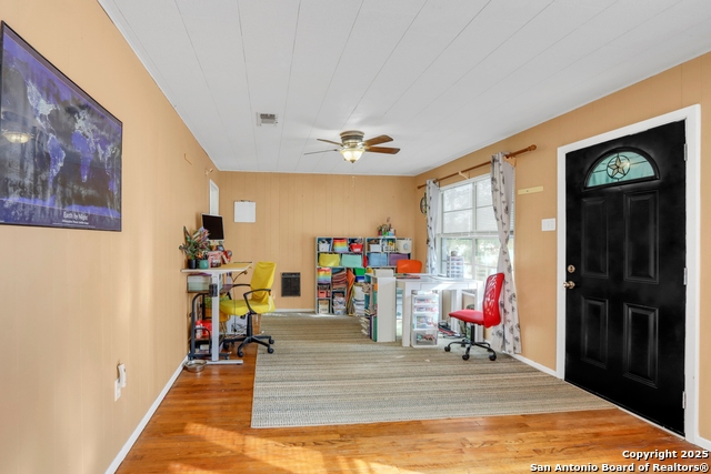 Image 37 of 55 For 914 6th  