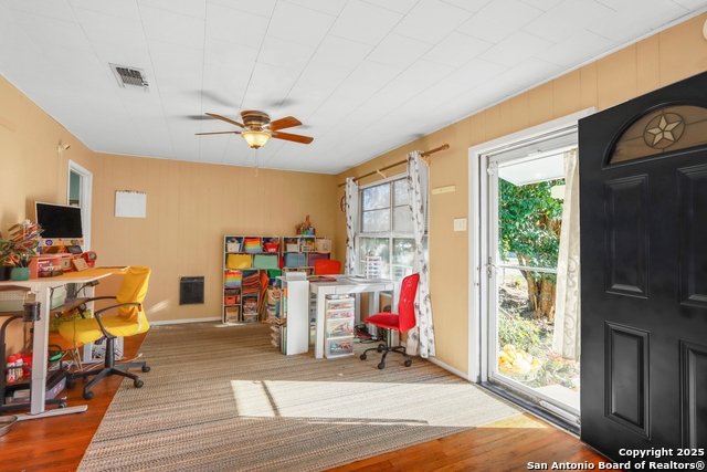 Image 38 of 55 For 914 6th  