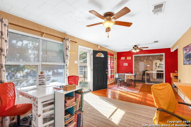 Image 39 of 55 For 914 6th  