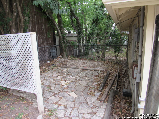 Image 10 of 10 For 311 Rosewood E 103