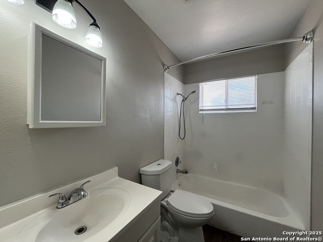 Image 18 of 32 For 2802 Lasses Blvd 30