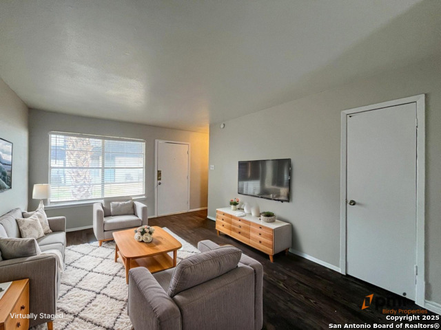 Image 3 of 32 For 2802 Lasses Blvd 30