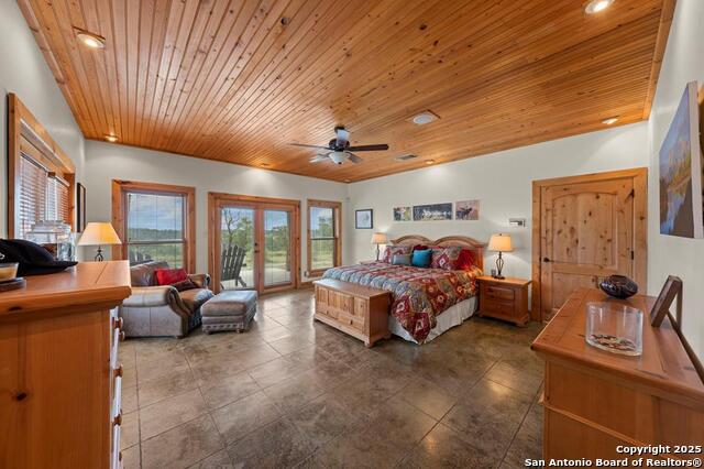 Listing photo id 18 for 2320 Fiedler Road