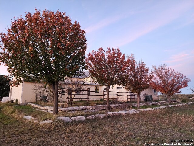 Listing photo id 29 for 2320 Fiedler Road