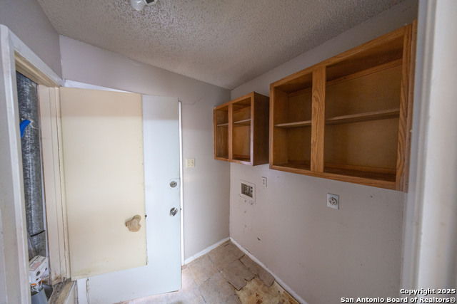 Image 4 of 22 For 6915 Brecon  