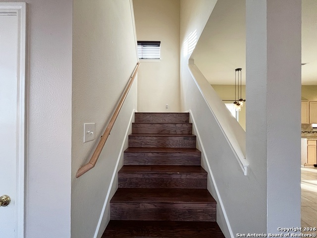 Image 15 of 39 For 22019 Goldcrest Run