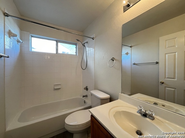 Image 24 of 39 For 22019 Goldcrest Run