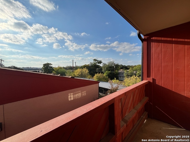 Image 23 of 30 For 3243 Nacogdoches Rd 404