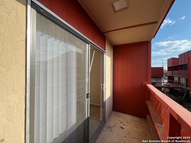 Image 24 of 30 For 3243 Nacogdoches Rd 404