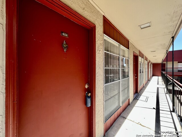 Image 7 of 30 For 3243 Nacogdoches Rd 404