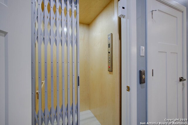 Listing photo id 14 for 102 Angelfish