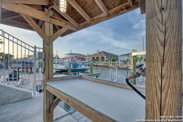 Listing photo id 32 for 102 Angelfish