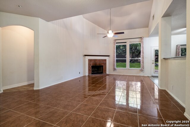 Image 10 of 24 For 25914 Mission Bluff