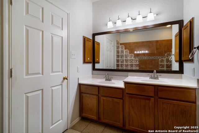 Image 13 of 24 For 25914 Mission Bluff