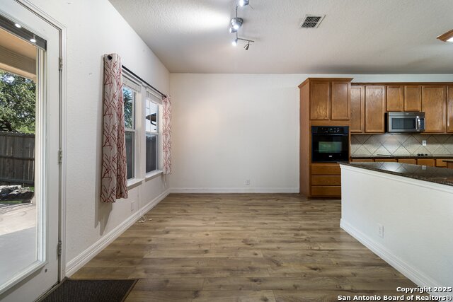 Image 8 of 24 For 25914 Mission Bluff