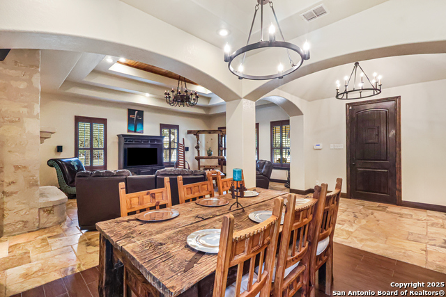 Listing photo id 9 for 23328 Osceola Blf