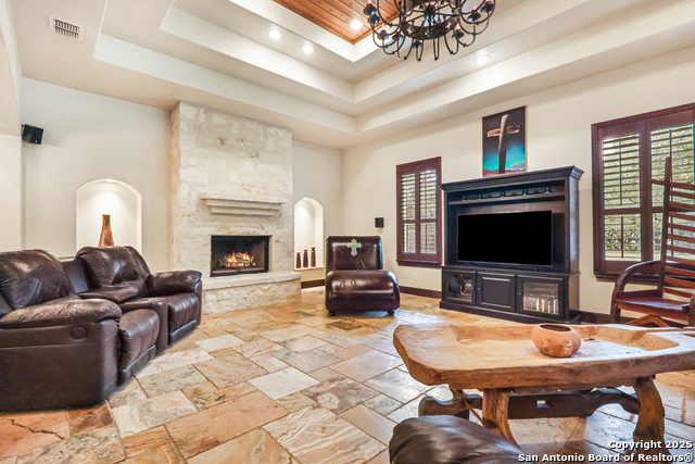 Listing photo id 11 for 23328 Osceola Blf